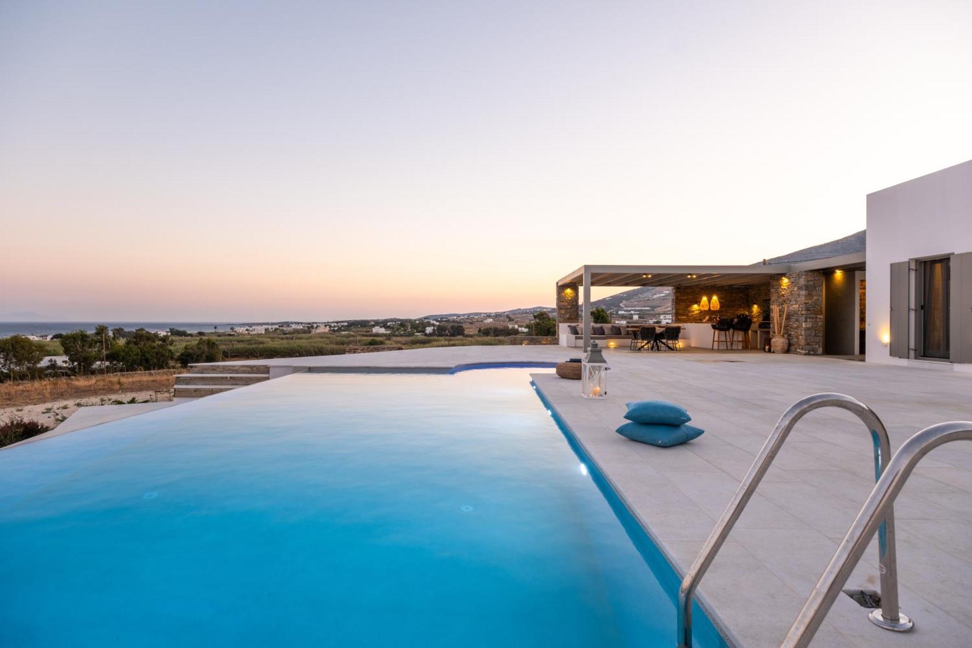 Golden Bay Luxury Villas And Suites Chrisi Akti  Extérieur photo
